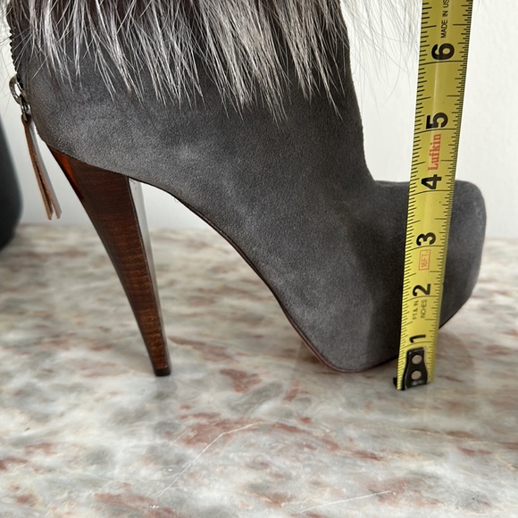 Alice & Olivia Fur Boots 🦊 - Picture 10 of 10